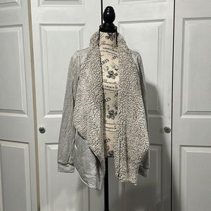 Francesca's Collection Women's Thread & Supply Sherpa Jacket